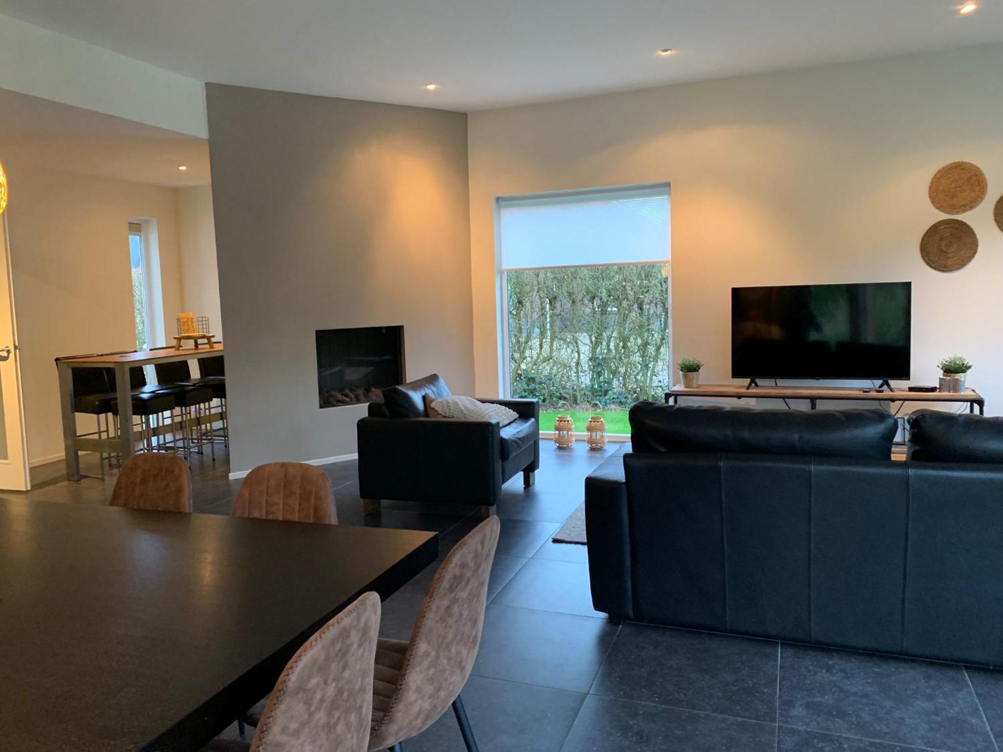Villa Riverside Met Hottub, Eigen Aanlegsteiger, Zwemtrap, Trampoline En Kano'S Zeewolde Exteriér fotografie